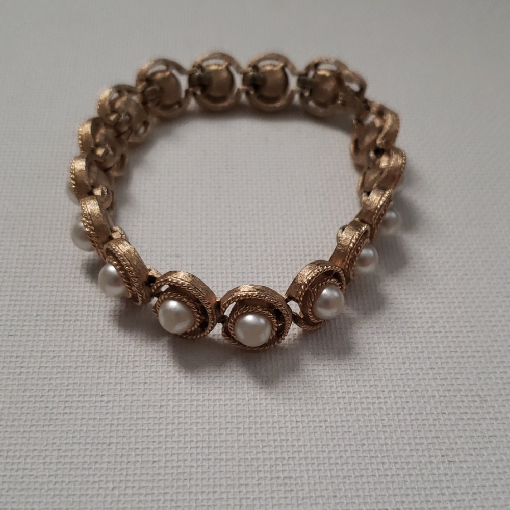 Gold and Pearl Bracelet